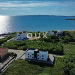 ZADAR, PRIVLAKA - Novogradnja! Vrhunski penthouse samo 140 metara od plaže s neodoljivim pogledom na more! S3