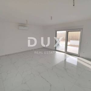 ZADAR, PRIVLAKA - Novogradnja! Vrhunski penthouse samo 140 metara od plaže s neodoljivim pogledom na more! S3