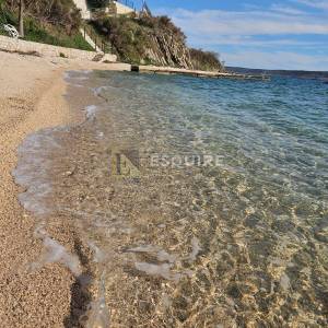ZADAR – RTINA,  Luksuzan apartman sa bogatom opremom u prizemlju s vrtom!!