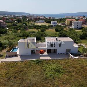 ZADAR - SUKOŠAN Moderna dvojna vila sa bazenom