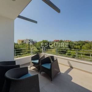 ZADAR - SUKOŠAN Moderna dvojna vila sa bazenom