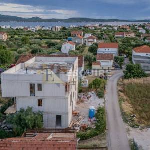 ZADAR - SUKOŠAN Trosoban penthouse S6 na 2. katu od 84 m2!!