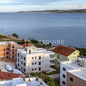 ZADAR - SUKOŠAN Trosoban stan S01 u prizemlju s vrtom, 60 m od mora!!