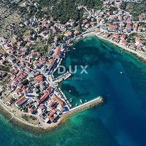 ZADAR, VINJERAC - građevinsko zemljište T1 namjene 2.754 m2 udaljeno 85 metara od mora! PRILIKA!