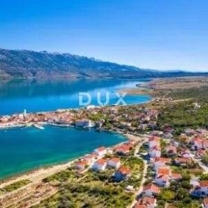 ZADAR, VINJERAC - građevinsko zemljište T1 namjene 2.754 m2 udaljeno 85 metara od mora! PRILIKA!