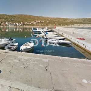 ZADAR, VINJERAC - građevinsko zemljište T1 namjene 2.754 m2 udaljeno 85 metara od mora! PRILIKA!