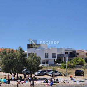 ZADAR - VIR Villa u novogradnji sa dva bazena - 180m2