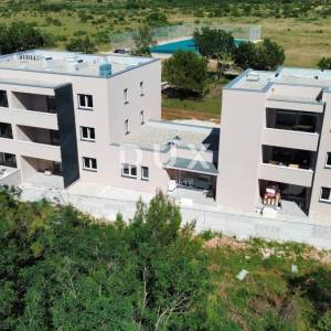 ZADAR, ZATON - Kvalitetna novogradnja s podnim grijanjem u Zatonu! S6