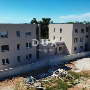 ZADAR, ZATON - Kvalitetna novogradnja s podnim grijanjem u Zatonu! S2