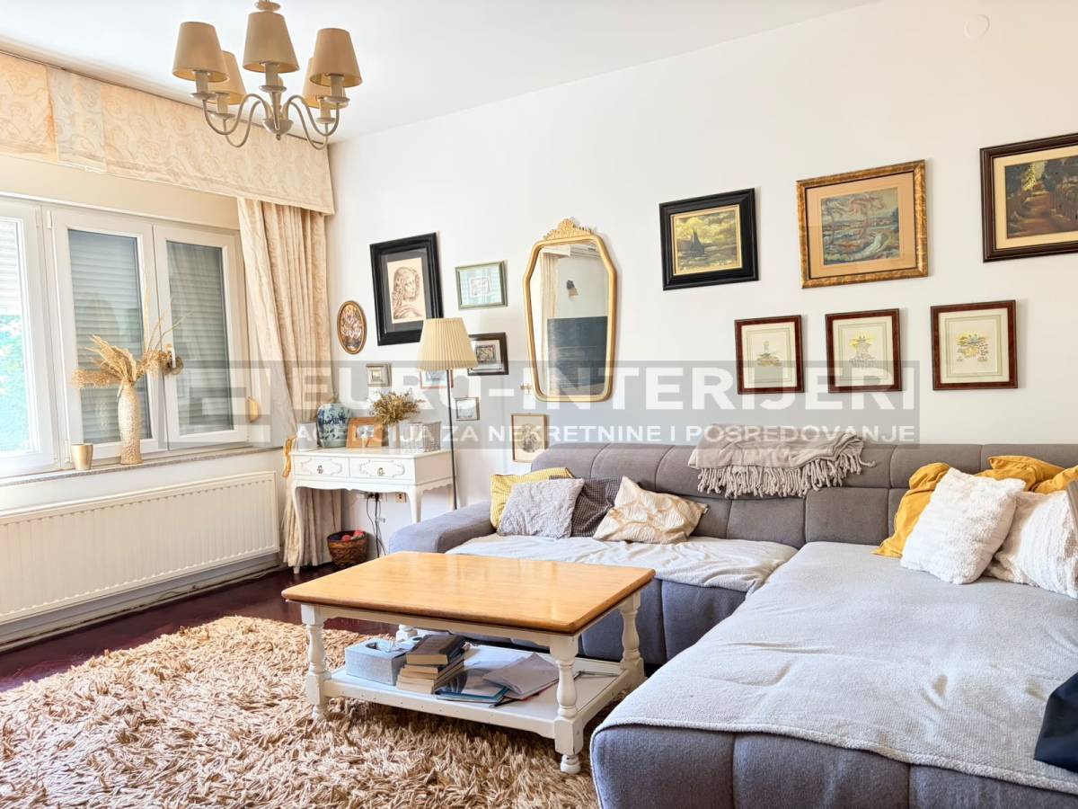 Zagreb Brozova ul. trosoban stan ukupne površine 78 m² + PM