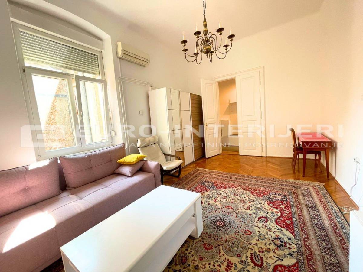 Zagreb Centar Palmotićeva ul. Četverosoban stan 100 m² balkon