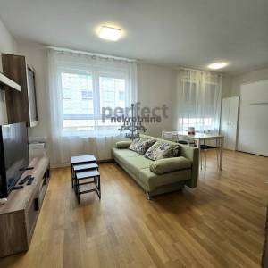 Zagreb istok-Iver, namješten 1S stan,  I. kat, lift, bez  ulaganja
