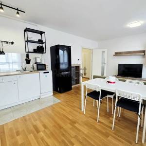 Zagreb istok-Iver, namješten 1S stan,  I. kat, lift, bez  ulaganja