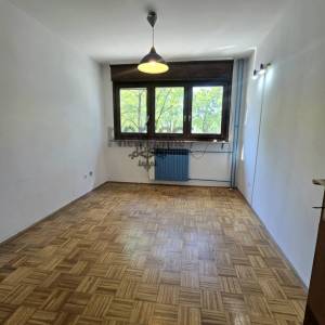 Zagreb zapad-Malešnica,  prostrani 4-sobni stan 86m2 s loggiom