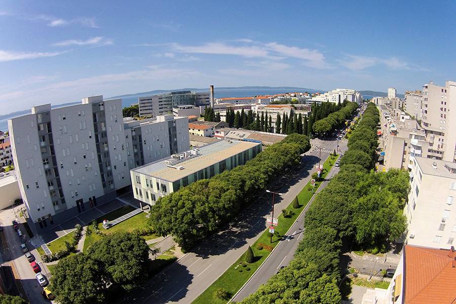 Zakup izložbenog prostora u poslovnoj zgradi - Split, Poljička cesta