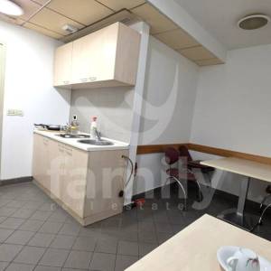 ZAKUP PROSTRANOG POSLOVNOG PROSTORA U CENTRU GRADA