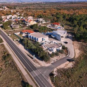 ZATON - Dvije poslovno stambene zgrade - 1200m2