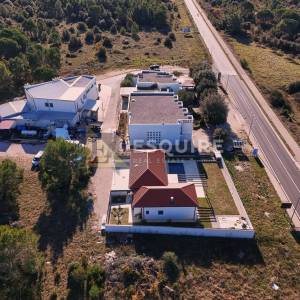 ZATON - Dvije poslovno stambene zgrade - 1200m2
