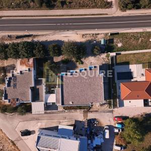 ZATON - Dvije poslovno stambene zgrade - 1200m2