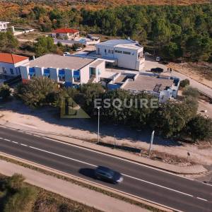 ZATON - Dvije poslovno stambene zgrade - 1200m2