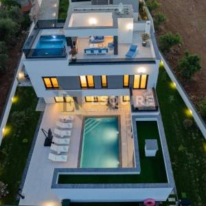 ZATON - Luksuzna četverosobna vila, 2 bazena - 234m2