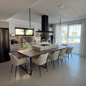 ZATON - Luksuzna četverosobna vila 1. red do mora - 240m2