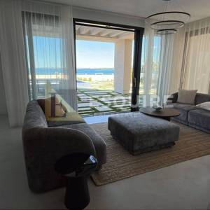 ZATON - Luksuzna četverosobna vila 1. red do mora - 240m2