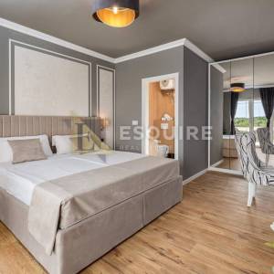 ZATON - Luksuzna vila s bazenom, 8 spavaćih soba - 385m2