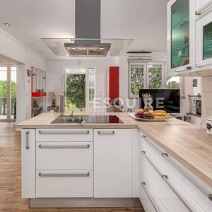 ZATON - Luksuzna vila s bazenom, 8 spavaćih soba - 385m2