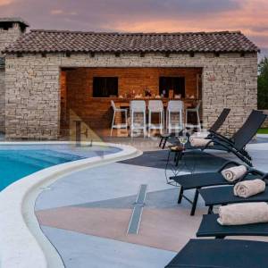 ZATON - Luksuzna vila s bazenom, 8 spavaćih soba - 385m2