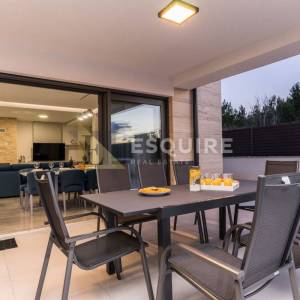 ZATON – Luksuzna vila s bazenom 100 m od mora!!
