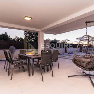 ZATON – Luksuzna vila s bazenom 100 m od mora!!