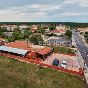 ZATON - POSLOVNI PROSTOR / RESTORAN na top lokaciji!