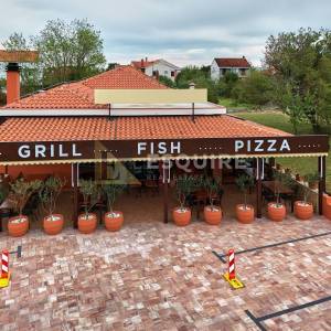 ZATON - POSLOVNI PROSTOR / RESTORAN na top lokaciji!