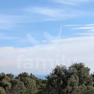 ZEMLJIŠTE NA ATRAKTIVNOJ LOKACIJI BLIZU MORA