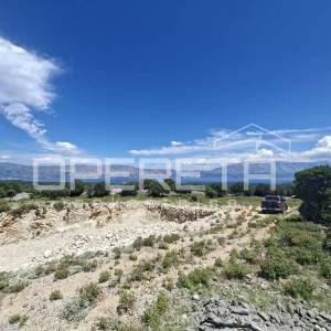 Zemljište s geađevinskom dozvolom 10588 m2