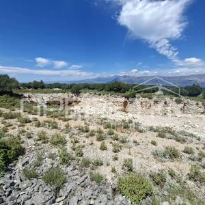 Zemljište s geađevinskom dozvolom 10588 m2