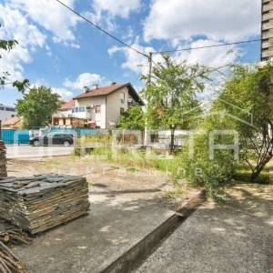 ZEMLJIŠTE S KUĆOM, 709 m2, smješteno u M1 zoni – mješovita, pretežito stambena n