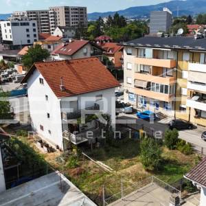 ZEMLJIŠTE S KUĆOM, 709 m2, smješteno u M1 zoni – mješovita, pretežito stambena n