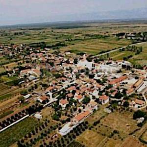 ZEMUNIK DONJI - građevinsko zemljište od 2.547 m² !!
