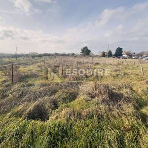 ZEMUNIK DONJI - građevinsko zemljište od 2.547 m² !!