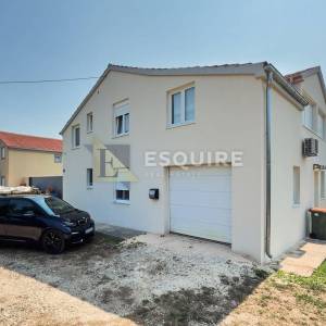 ZEMUNIK DONJI - Samostojeća katnica s velikim dvorištem - 260m2
