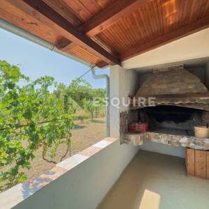 ZEMUNIK DONJI - Samostojeća katnica s velikim dvorištem - 260m2