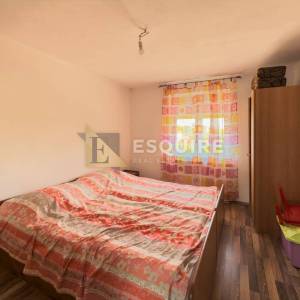 ZEMUNIK DONJI - Samostojeća katnica s velikim dvorištem - 260m2