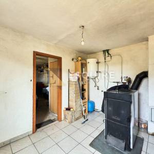 ZEMUNIK DONJI - Samostojeća katnica s velikim dvorištem - 260m2