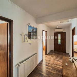 ZEMUNIK DONJI - Samostojeća katnica s velikim dvorištem - 260m2