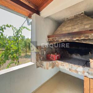 ZEMUNIK DONJI - Samostojeća katnica s velikim dvorištem - 260m2