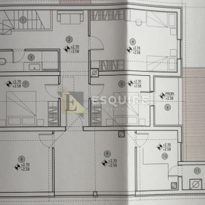 ZEMUNIK DONJI - Samostojeća katnica s velikim dvorištem - 260m2