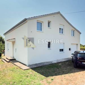 ZEMUNIK DONJI - Samostojeća katnica s velikim dvorištem - 260m2