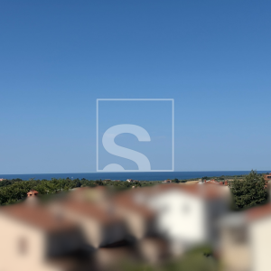2soban stan na 1. katu s krovom terasom i pogledom na more